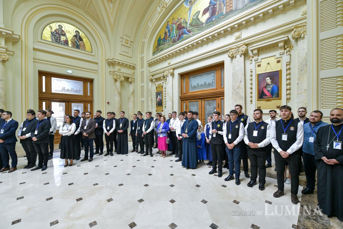 Olimpiada de religie pentru seminarii și licee teologice ortodoxe în București 330782