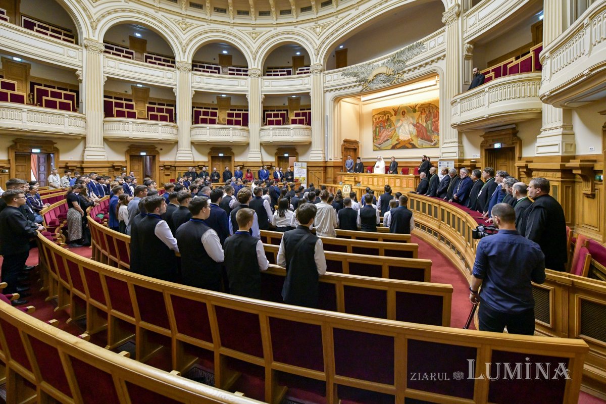 Olimpiada de religie pentru seminarii și licee teologice ortodoxe în București 330785