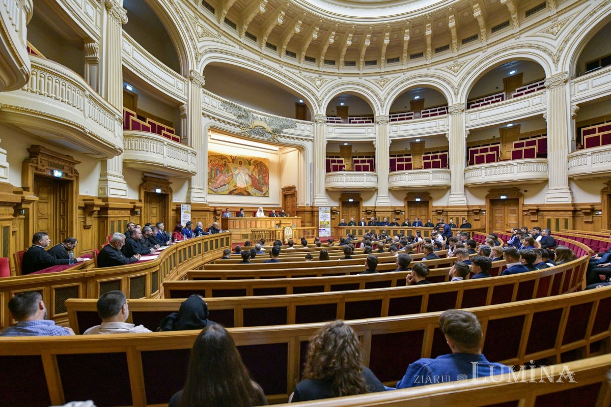 Olimpiada de religie pentru seminarii și licee teologice ortodoxe în București 330793