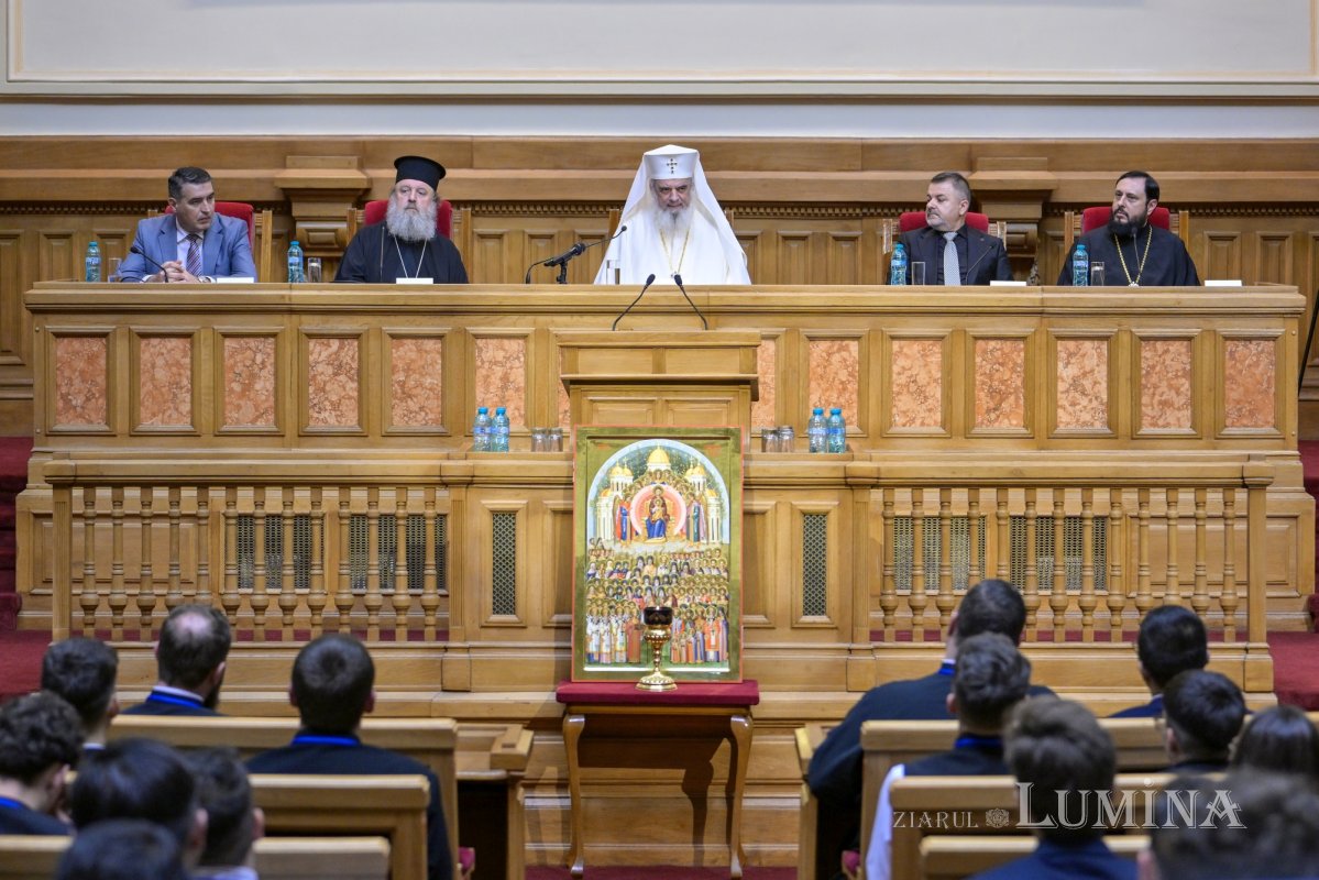 Olimpiada de religie pentru seminarii și licee teologice ortodoxe în București 330796