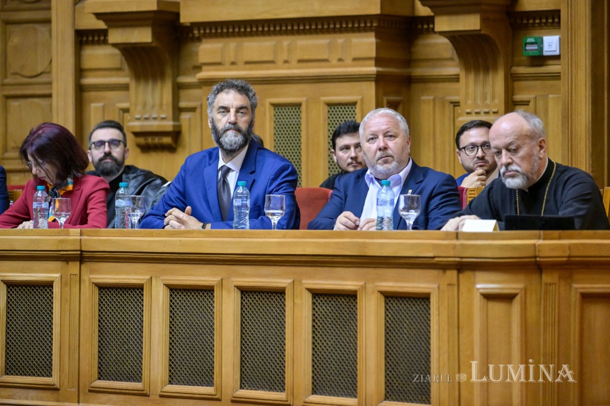 Olimpiada de religie pentru seminarii și licee teologice ortodoxe în București 330804