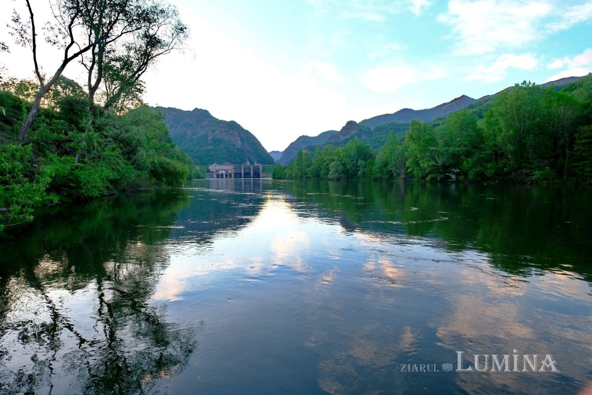 Sclipirile Luminii: Istorie şi credinţă pe Valea Oltului, judeţul Vâlcea 330879