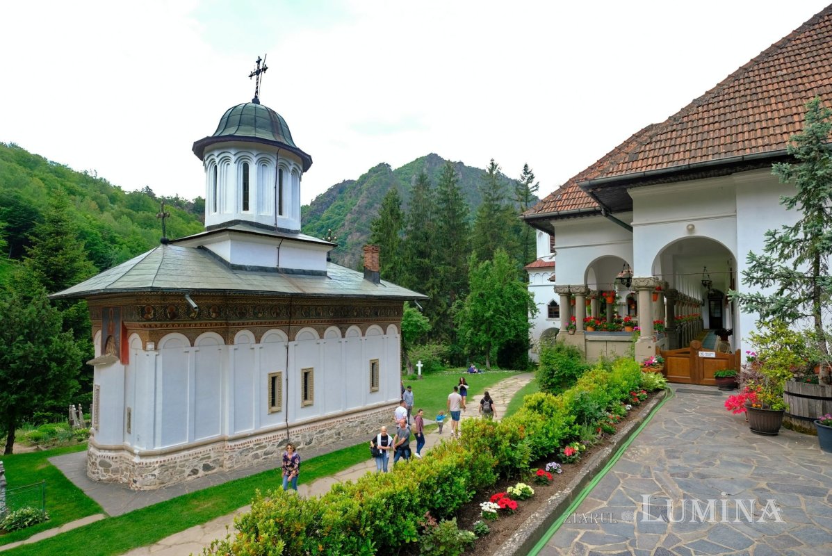 Sclipirile Luminii: Istorie şi credinţă pe Valea Oltului, judeţul Vâlcea 330881