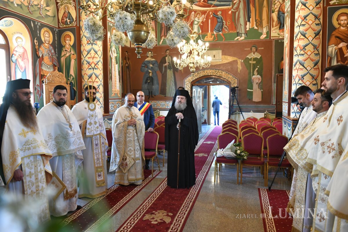 Veșmânt luminos pentru o biserică istorică înnoită din județul Ilfov 331121