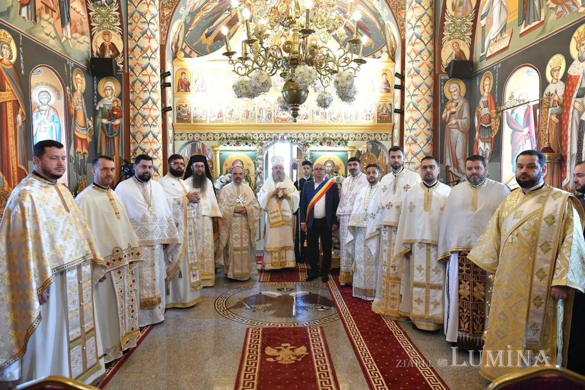 Veșmânt luminos pentru o biserică istorică înnoită din județul Ilfov 331124