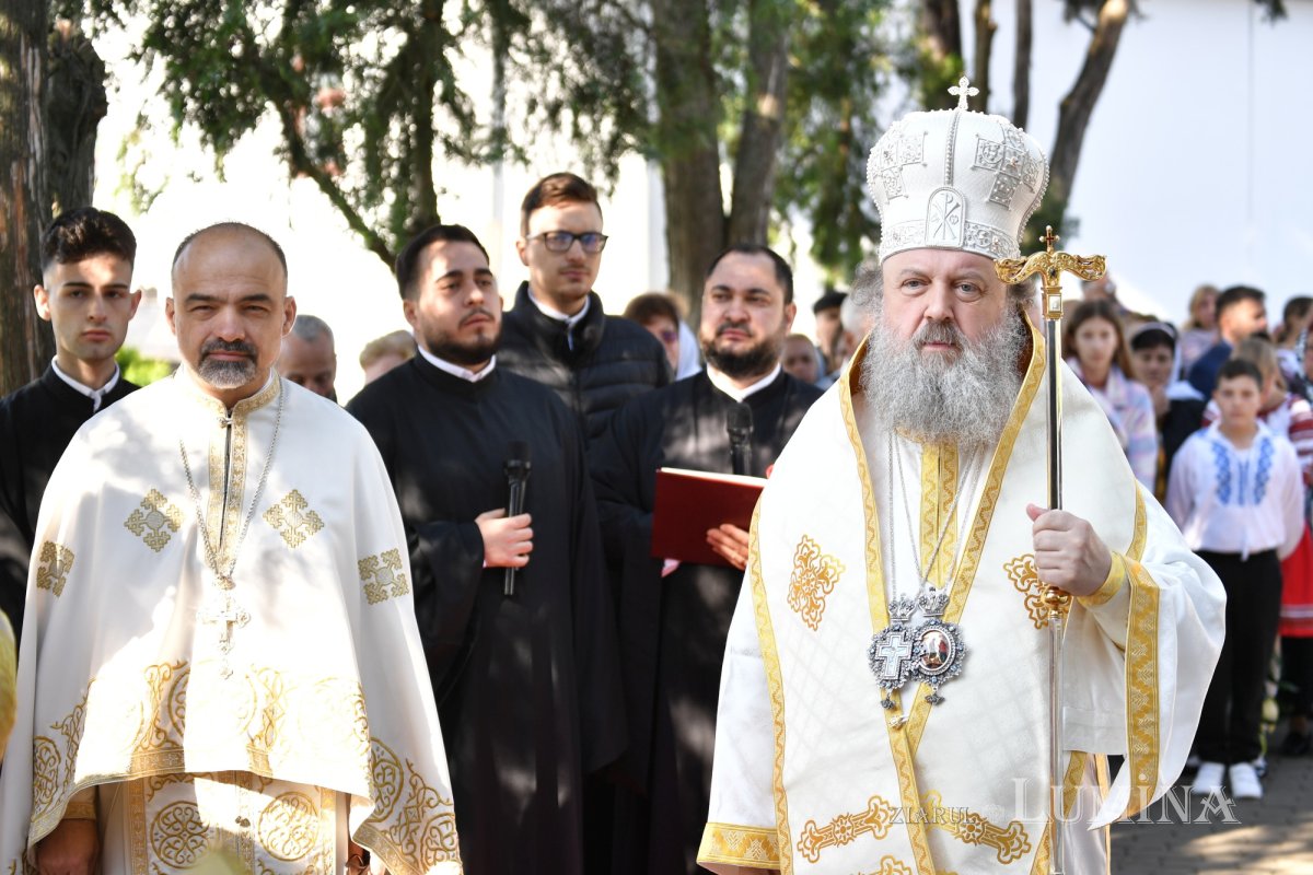 Veșmânt luminos pentru o biserică istorică înnoită din județul Ilfov 331127