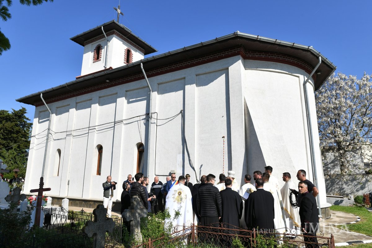 Veșmânt luminos pentru o biserică istorică înnoită din județul Ilfov 331130