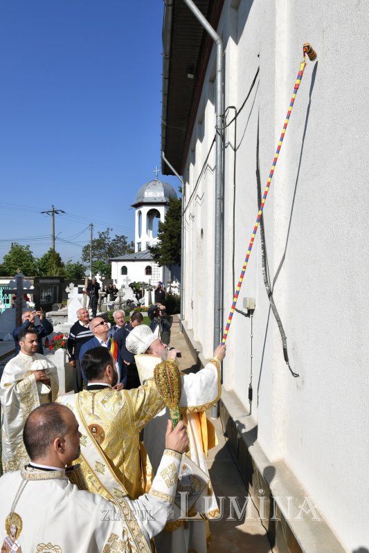 Veșmânt luminos pentru o biserică istorică înnoită din județul Ilfov 331132