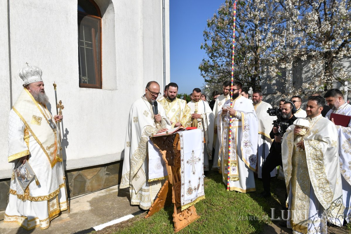 Veșmânt luminos pentru o biserică istorică înnoită din județul Ilfov 331133