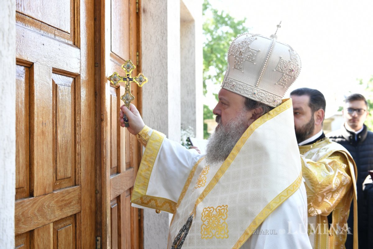 Veșmânt luminos pentru o biserică istorică înnoită din județul Ilfov 331137