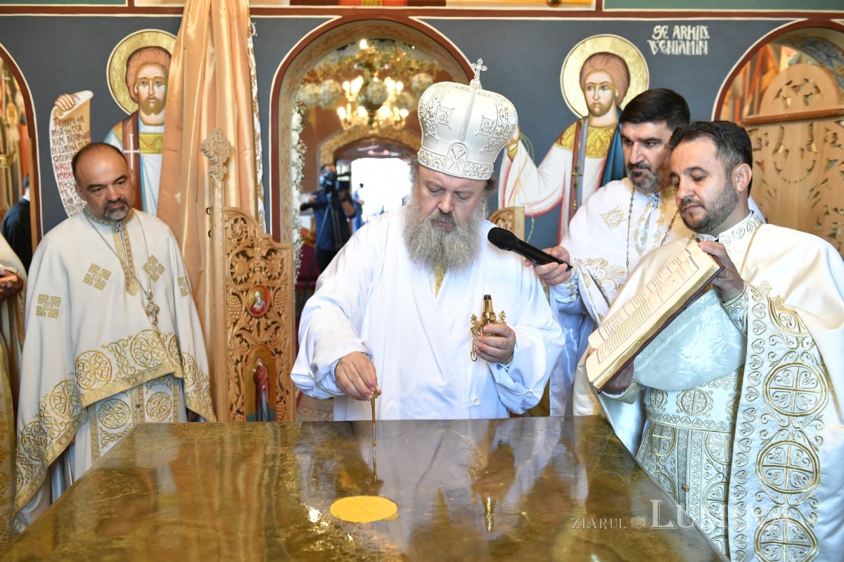 Veșmânt luminos pentru o biserică istorică înnoită din județul Ilfov 331141