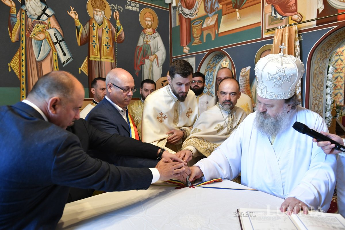 Veșmânt luminos pentru o biserică istorică înnoită din județul Ilfov 331142