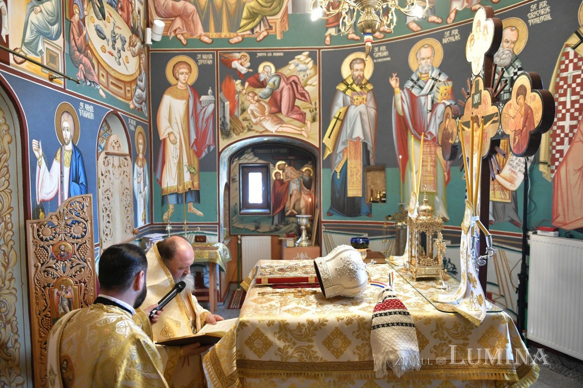 Veșmânt luminos pentru o biserică istorică înnoită din județul Ilfov 331143