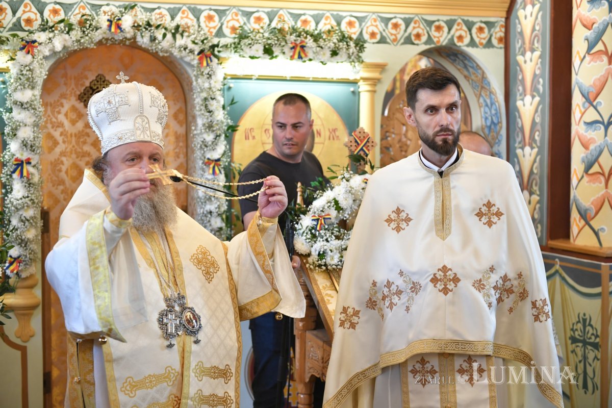 Veșmânt luminos pentru o biserică istorică înnoită din județul Ilfov 331158