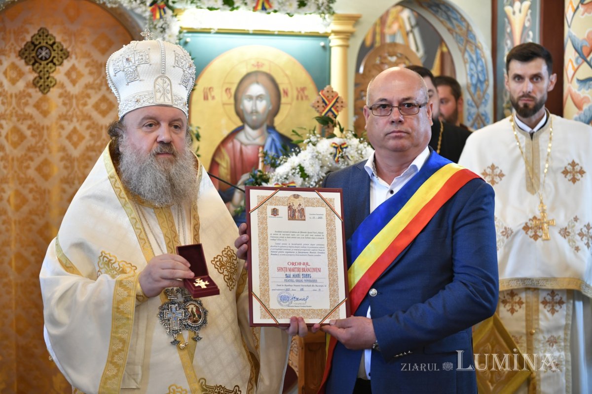 Veșmânt luminos pentru o biserică istorică înnoită din județul Ilfov 331160