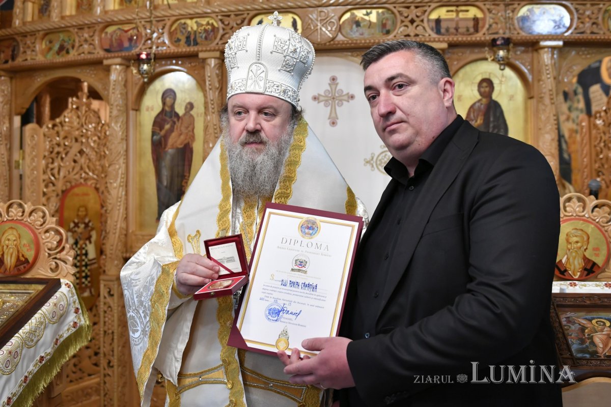 Odor de mare preț pentru capela unui spital bucureștean 331379