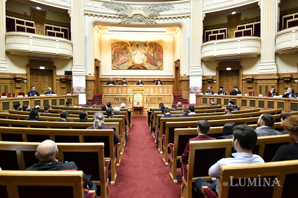 Primele sesiuni de comunicări ale simpozionului  internațional din Capitală 331520