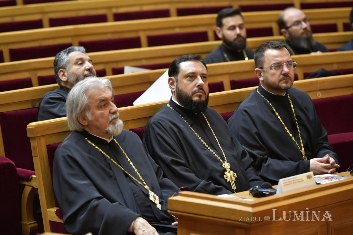 Primele sesiuni de comunicări ale simpozionului  internațional din Capitală 331524