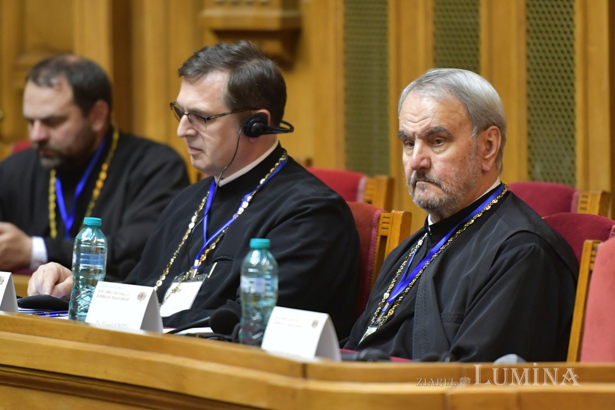 Primele sesiuni de comunicări ale simpozionului  internațional din Capitală 331527