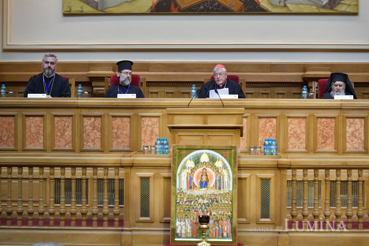 Primele sesiuni de comunicări ale simpozionului  internațional din Capitală 331530