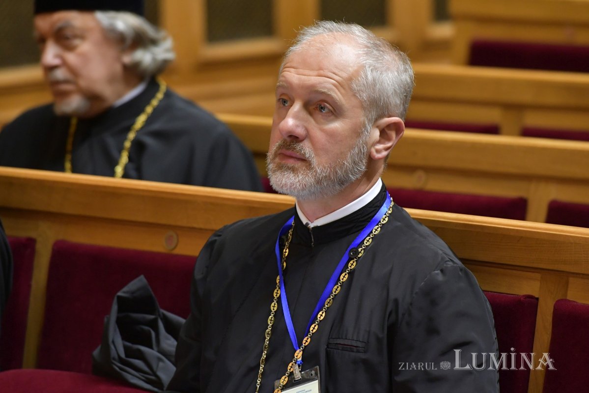 Primele sesiuni de comunicări ale simpozionului  internațional din Capitală 331532