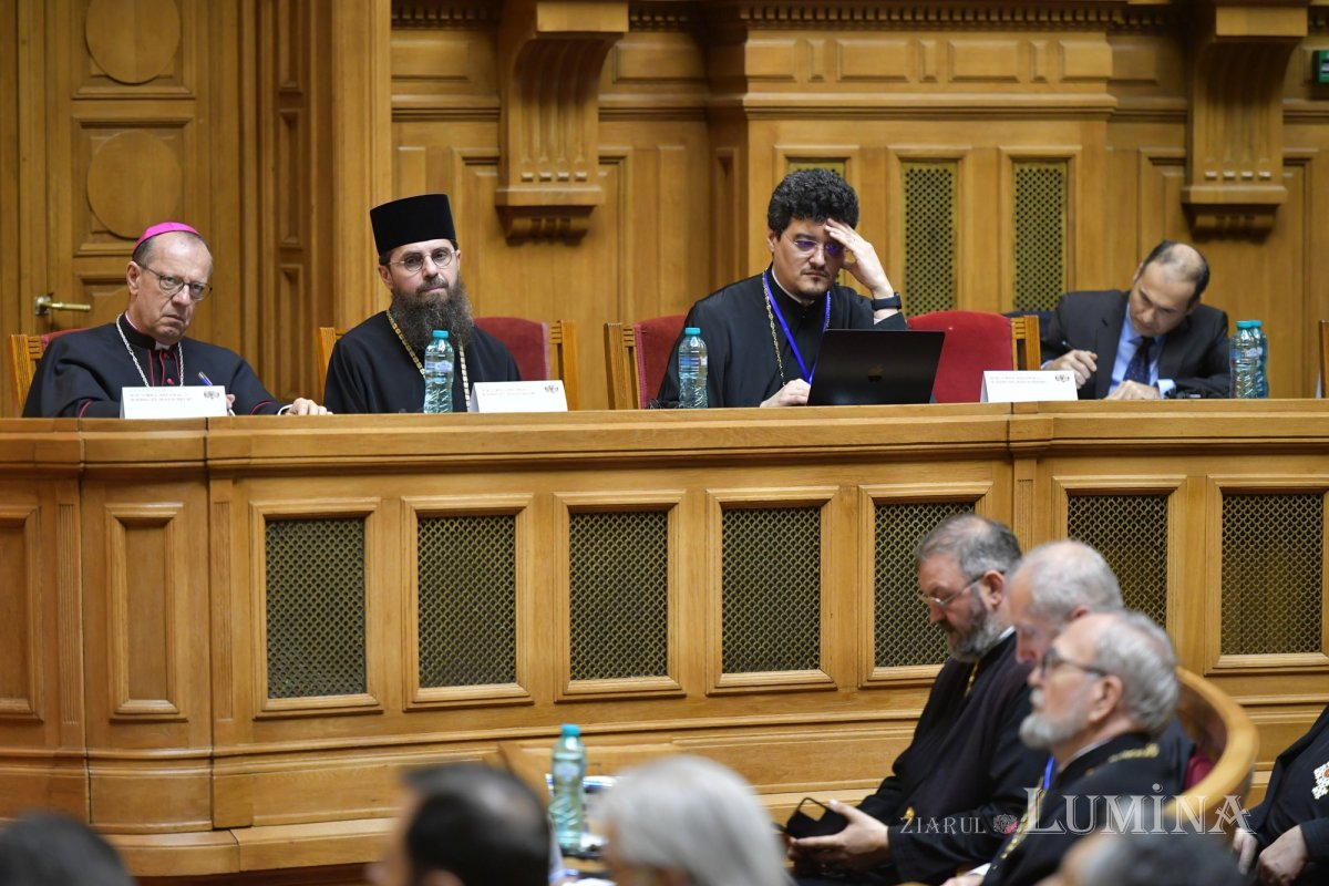 Primele sesiuni de comunicări ale simpozionului  internațional din Capitală 331535