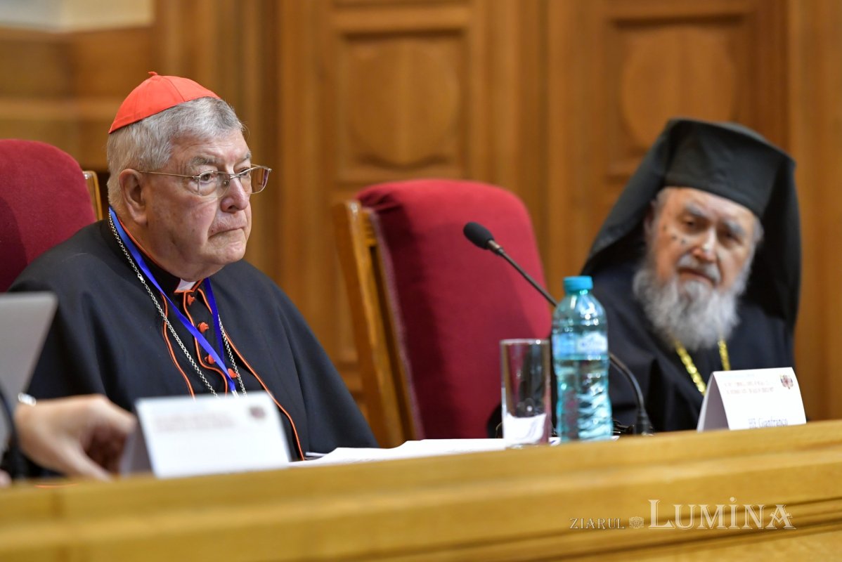 Primele sesiuni de comunicări ale simpozionului  internațional din Capitală 331541