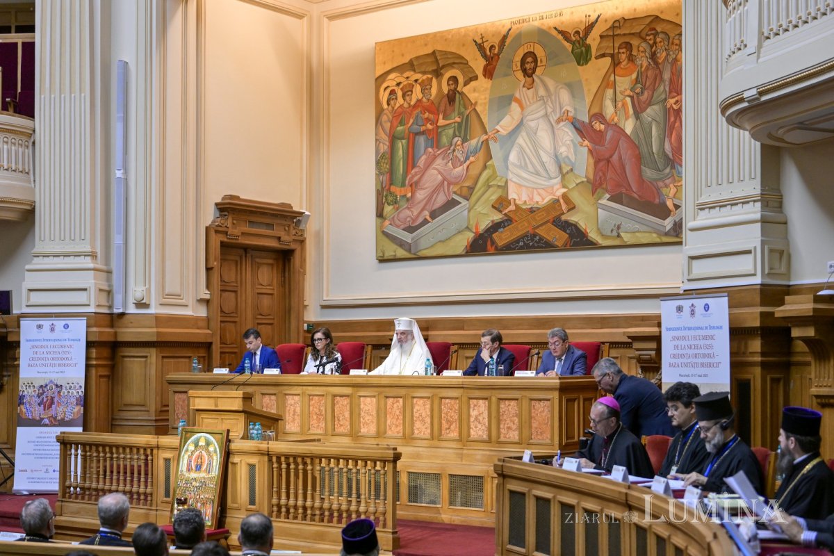 Sinodul I Ecumenic de la Niceea (325) a formulat prima mărturisire sinodală ecumenică a dumnezeirii lui Iisus Hristos împotriva ereziei ariene 331479