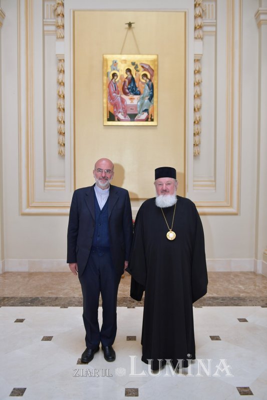 Starețul mănăstirii romano-catolice din Bose primit la Palatul Patriarhiei 331634