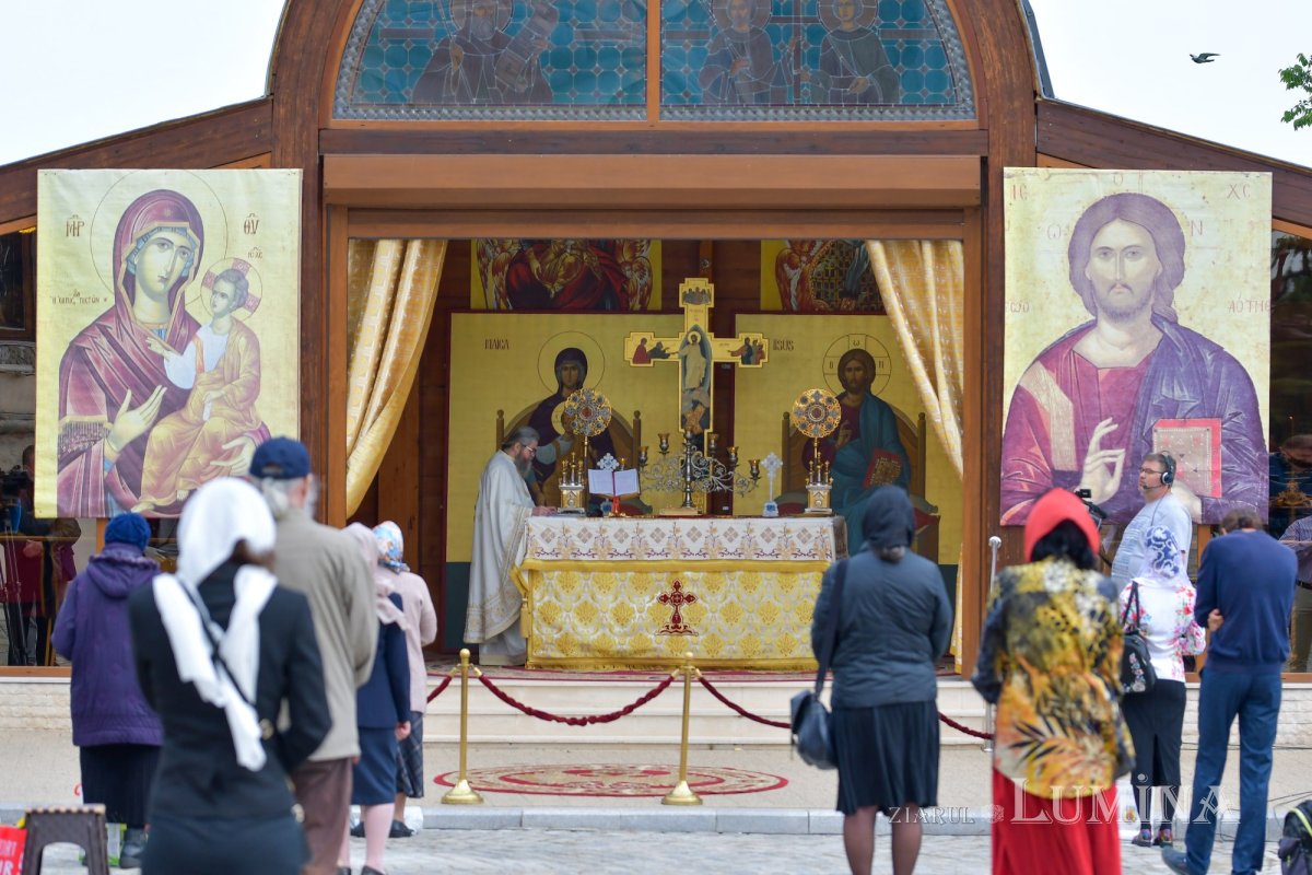 Fiul șade de-a dreapta Tatălui 331712