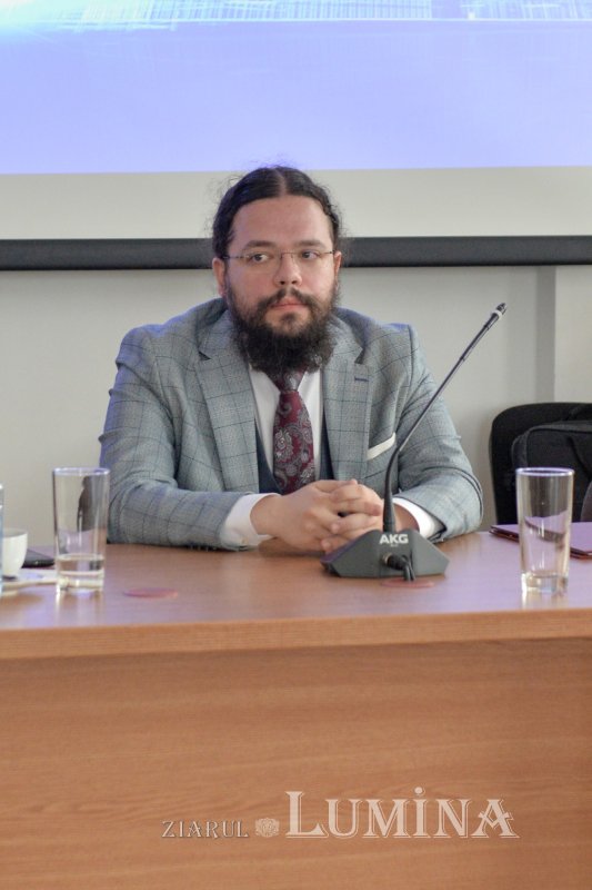 Simpozion studențesc la Facultatea de Teologie Ortodoxă din București 332010