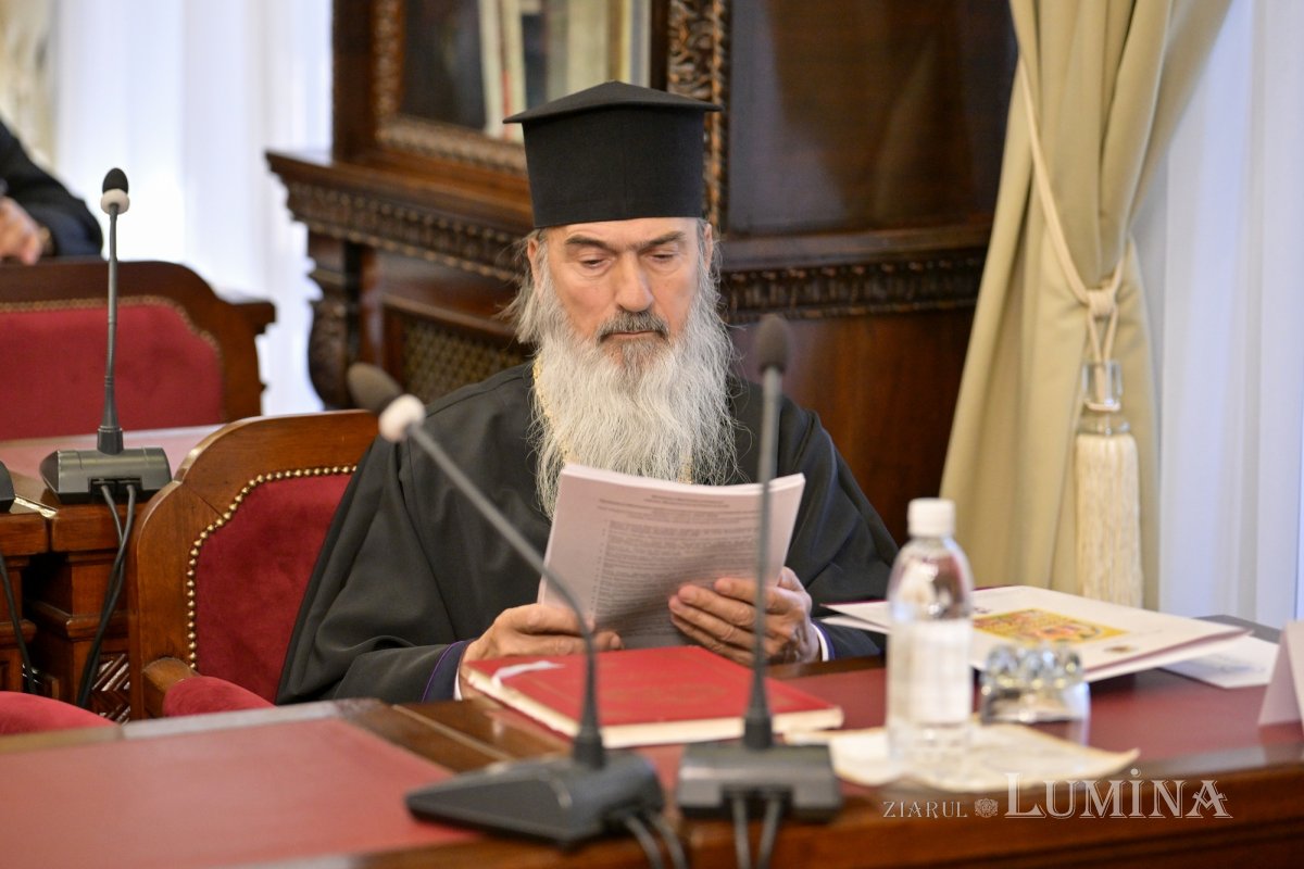 Ședință de lucru a Sinodului Mitropoliei Munteniei și Dobrogei 332098