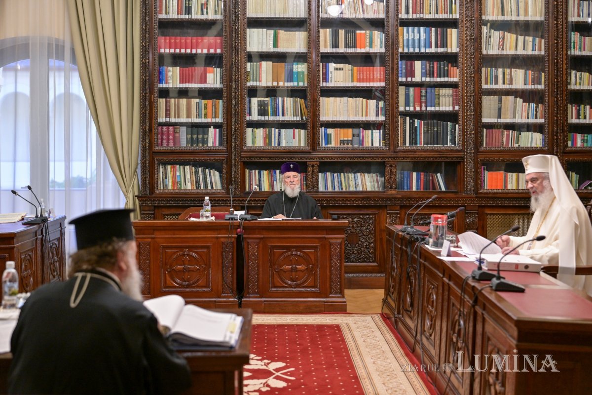 Ședință de lucru a Sinodului Mitropoliei Munteniei și Dobrogei 332113