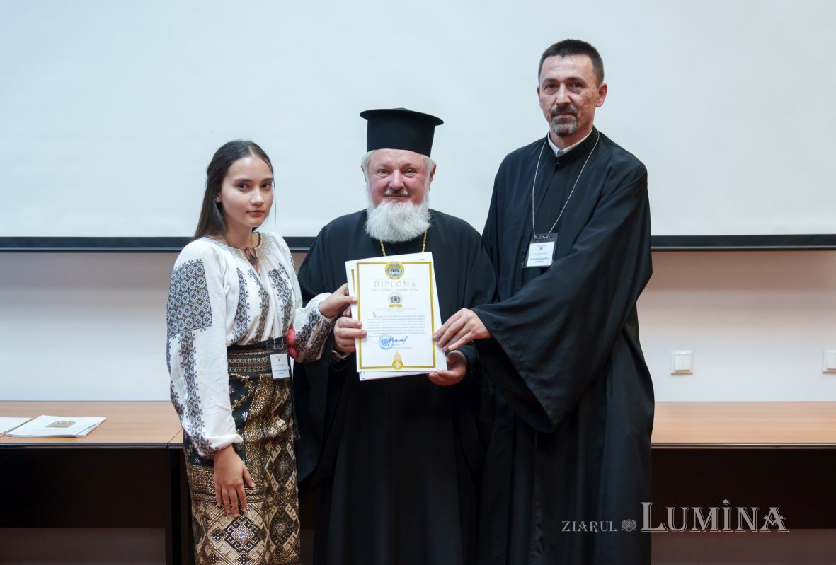 Vizionarea filmului cu proiectele câștigătoare ale concursului național catehetic 332170