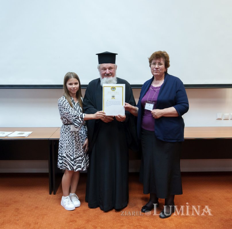 Vizionarea filmului cu proiectele câștigătoare ale concursului național catehetic 332173