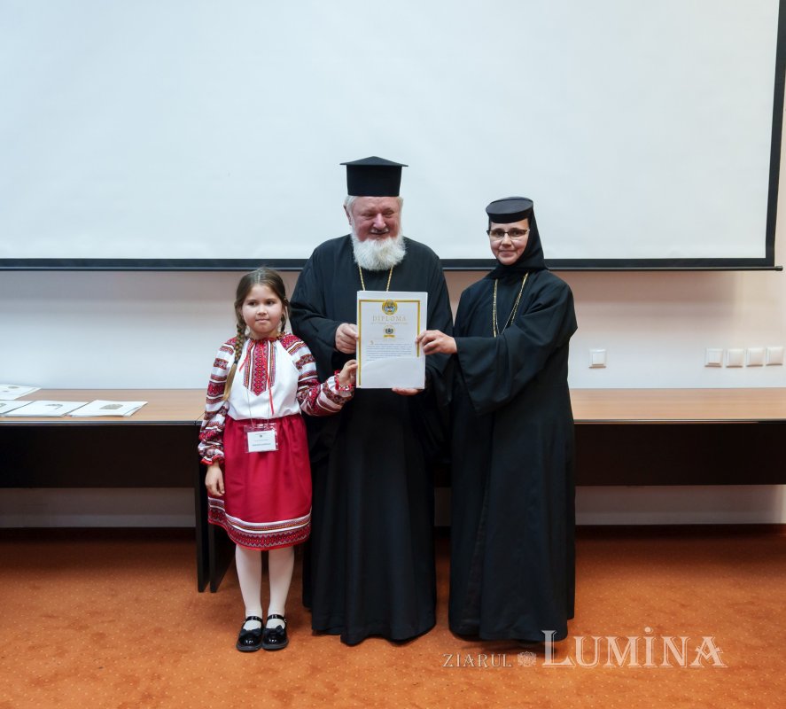 Vizionarea filmului cu proiectele câștigătoare ale concursului național catehetic 332174