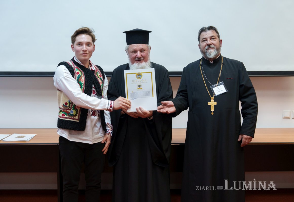 Vizionarea filmului cu proiectele câștigătoare ale concursului național catehetic 332179