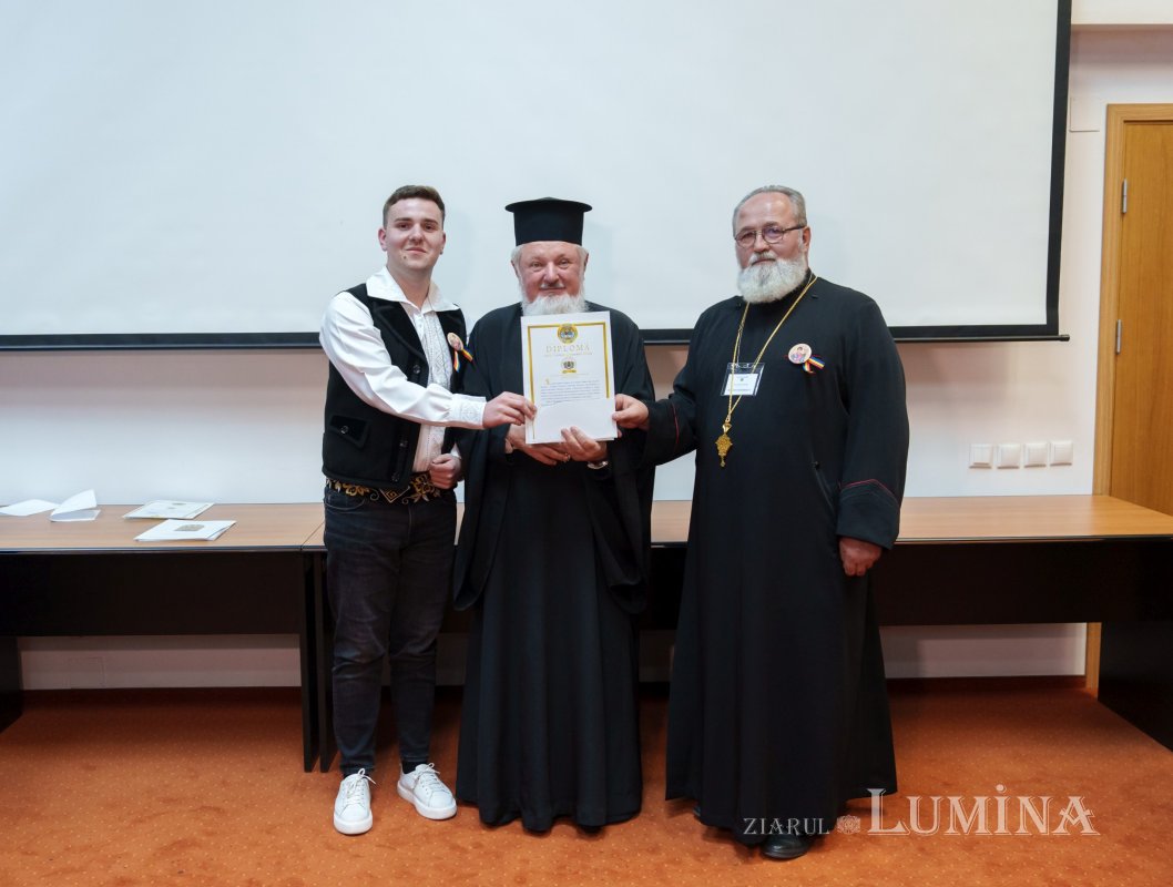 Vizionarea filmului cu proiectele câștigătoare ale concursului național catehetic 332193