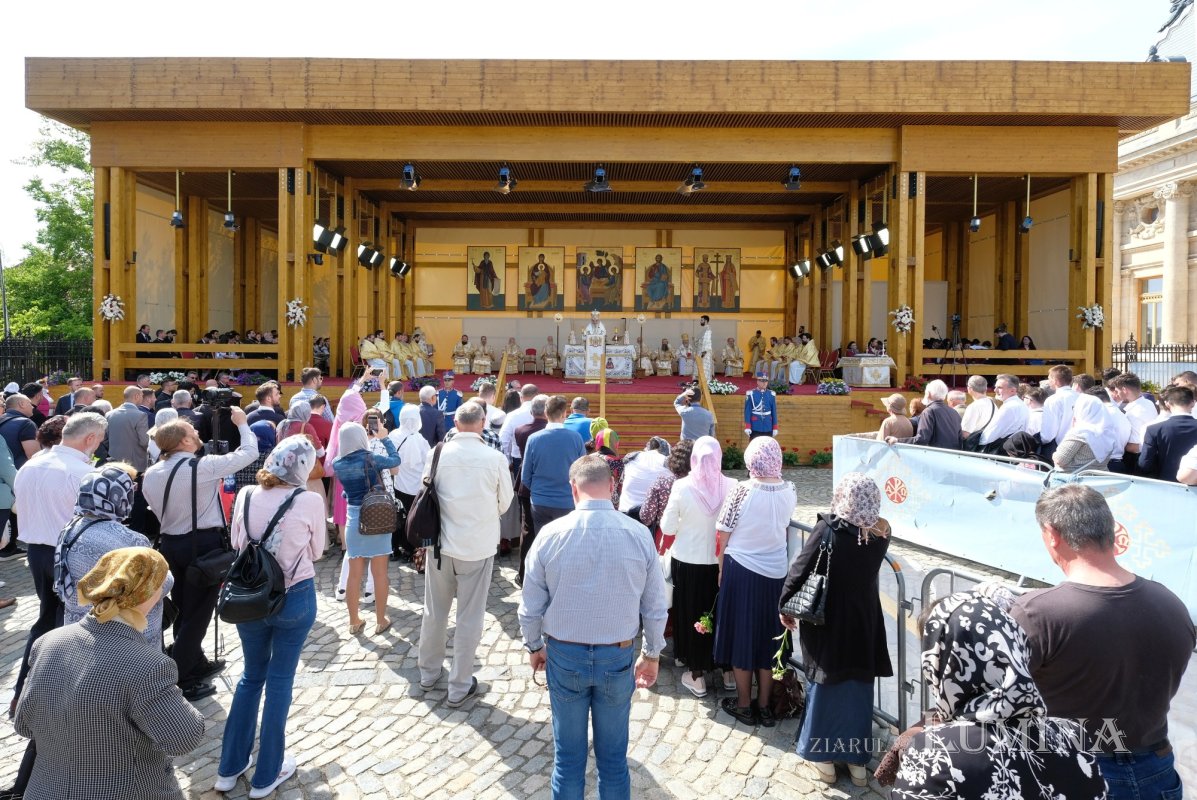Sărbătorirea hramului istoric al Catedralei Patriarhale 332233