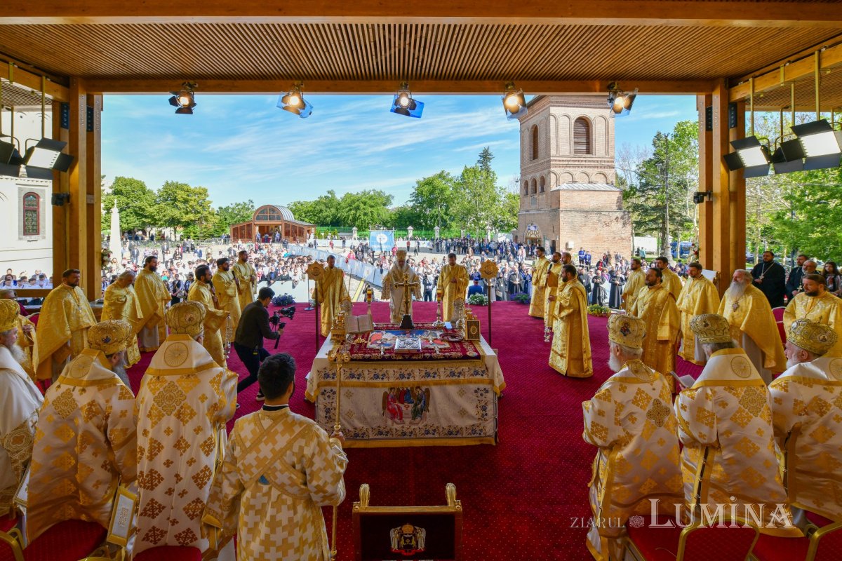 Sărbătorirea hramului istoric al Catedralei Patriarhale 332256