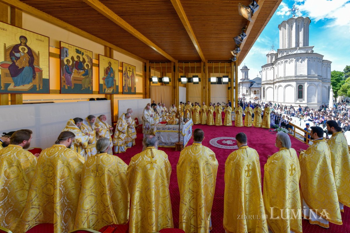 Sărbătorirea hramului istoric al Catedralei Patriarhale 332278