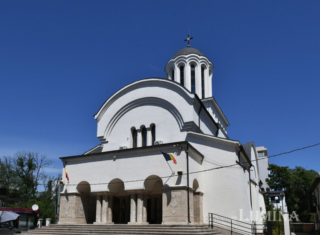 Sclipirile Luminii: Biserica „Sfinţii Împăraţi Constantin şi Elena”- Parcul Călăraşi, Bucureşti 332355