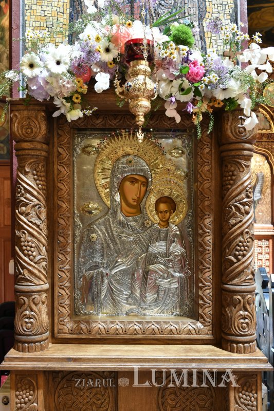 Sclipirile Luminii: Biserica „Sfinţii Împăraţi Constantin şi Elena”- Parcul Călăraşi, Bucureşti 332359