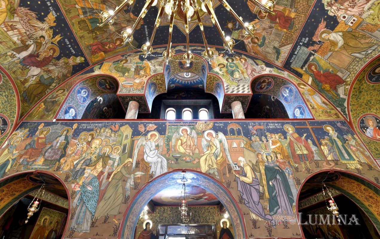 Sclipirile Luminii: Biserica „Sfinţii Împăraţi Constantin şi Elena”- Parcul Călăraşi, Bucureşti 332361