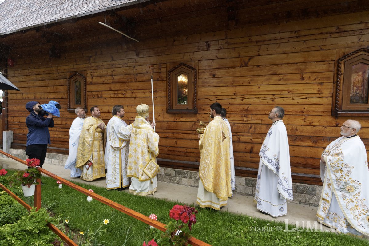 Sfințirea Bisericii „Sfântul Ierarh Nicolae” din cadrul Batalionului 300 Sarmis 332533