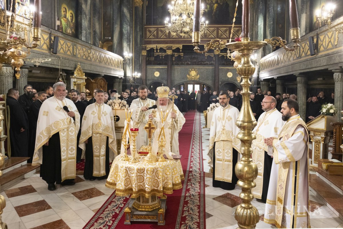 Conferință pastoral-misionară a clericilor prahoveni 332722