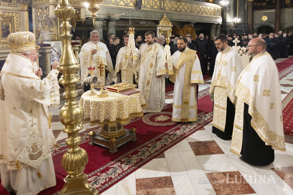 Conferință pastoral-misionară a clericilor prahoveni 332723