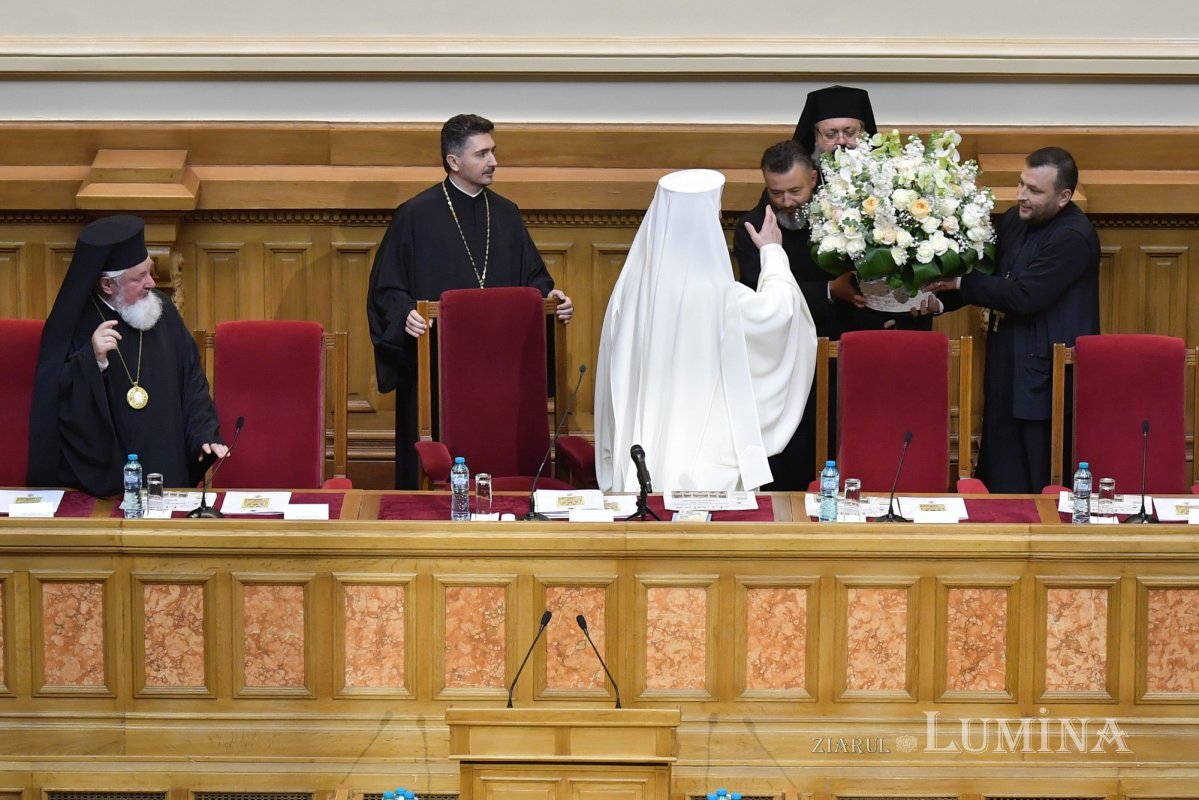 Conferință pastoral-misionară a clericilor prahoveni 332728