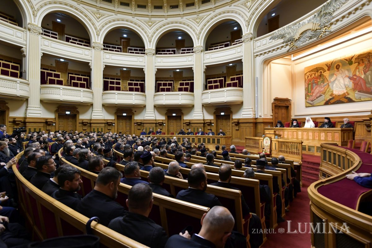 Conferință pastoral-misionară a clericilor prahoveni 332730