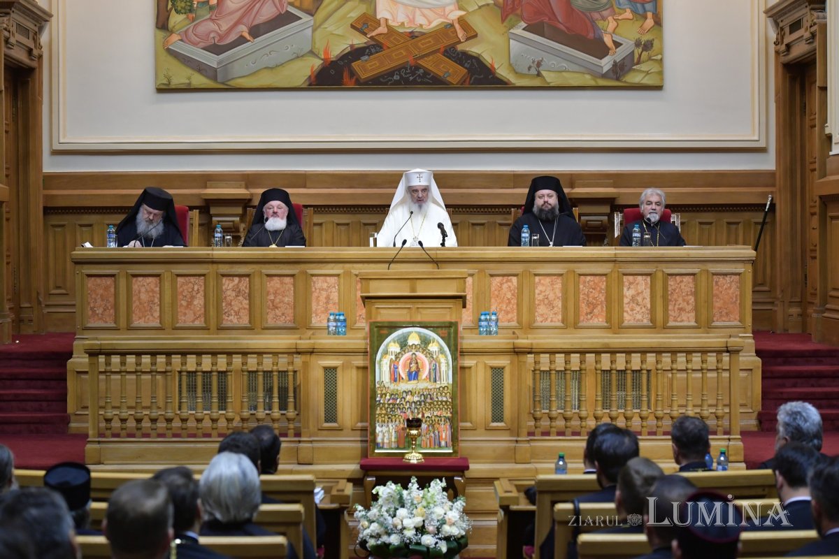 Conferință pastoral-misionară a clericilor prahoveni 332737